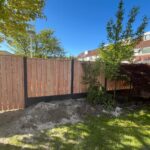 luxe schutting met douglashout en douglaspoort